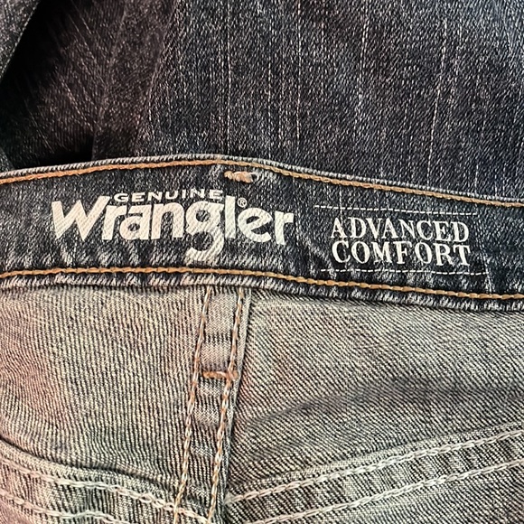 Wrangler advanced comfort jeans 35x30 EUC - Picture 3 of 3